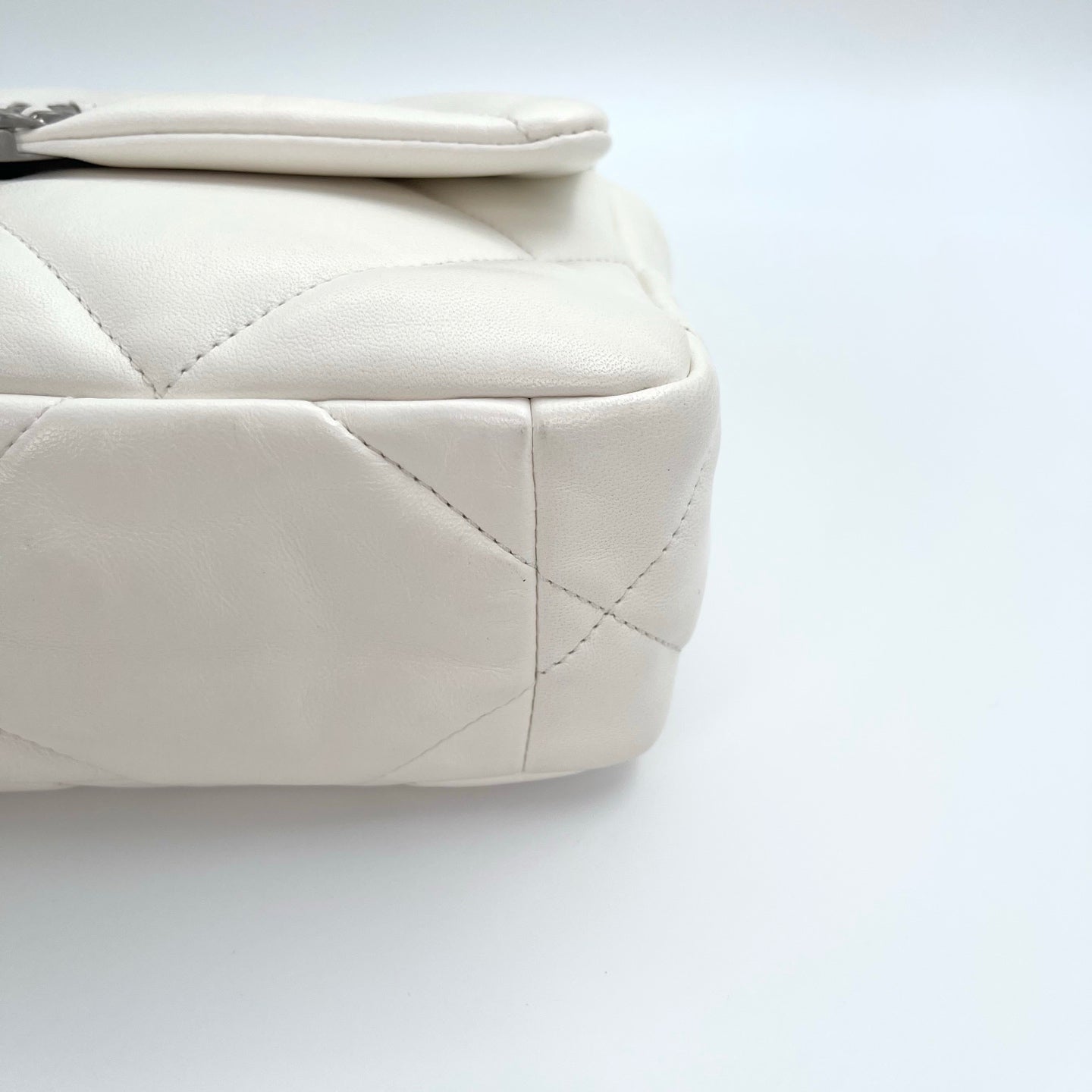 Chanel White Lambskin 19 Line Shoulder Bag [Used]