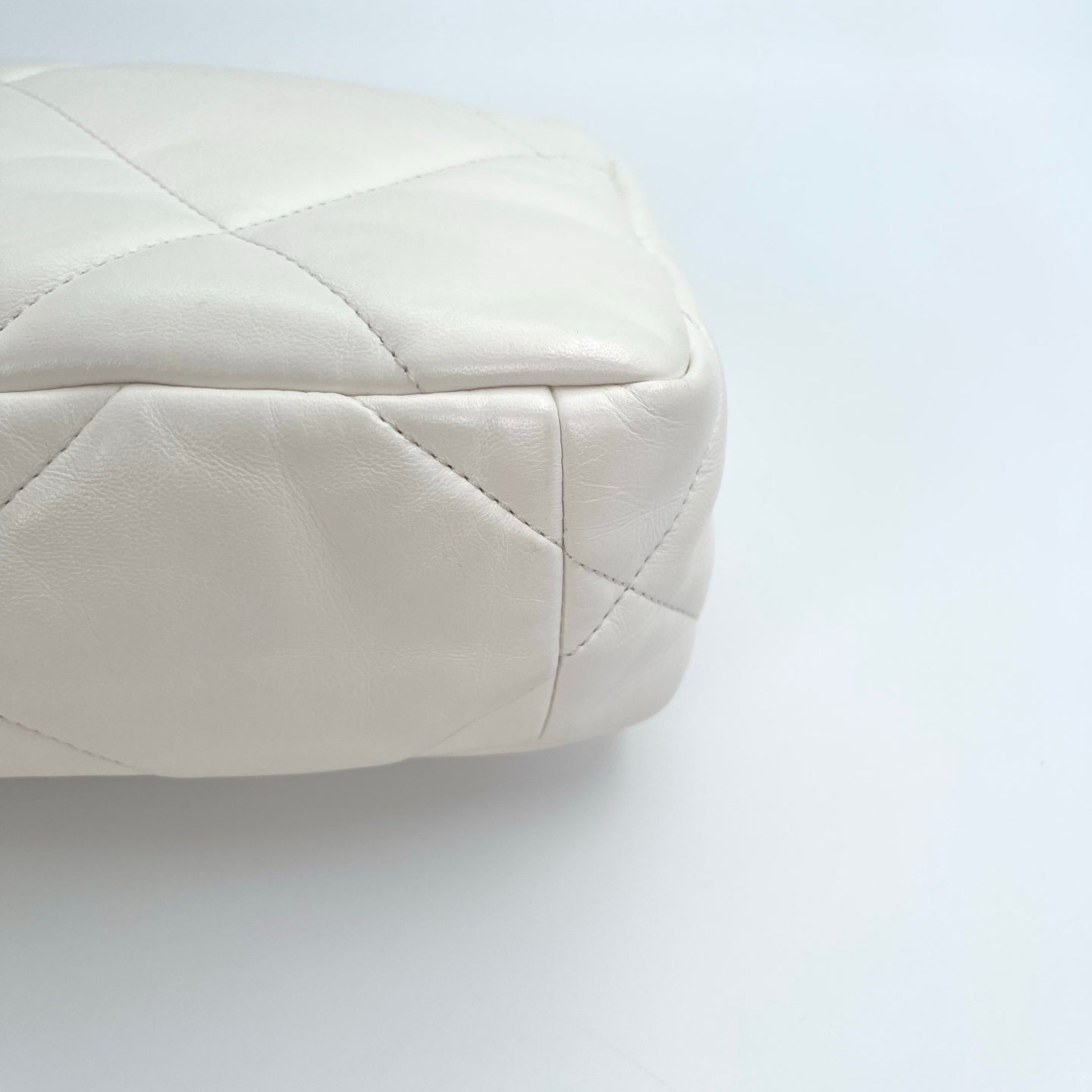 Chanel White Lambskin 19 Line Shoulder Bag [Used]