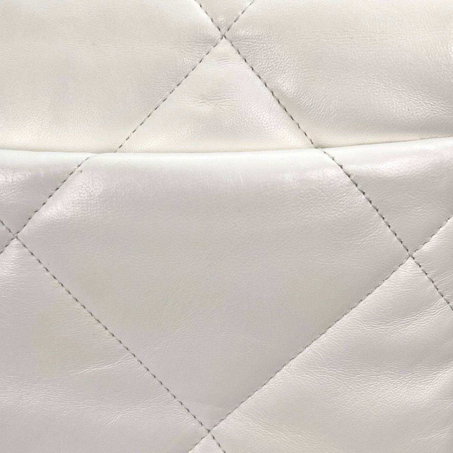 Chanel White Lambskin 19 Line Shoulder Bag [Used]