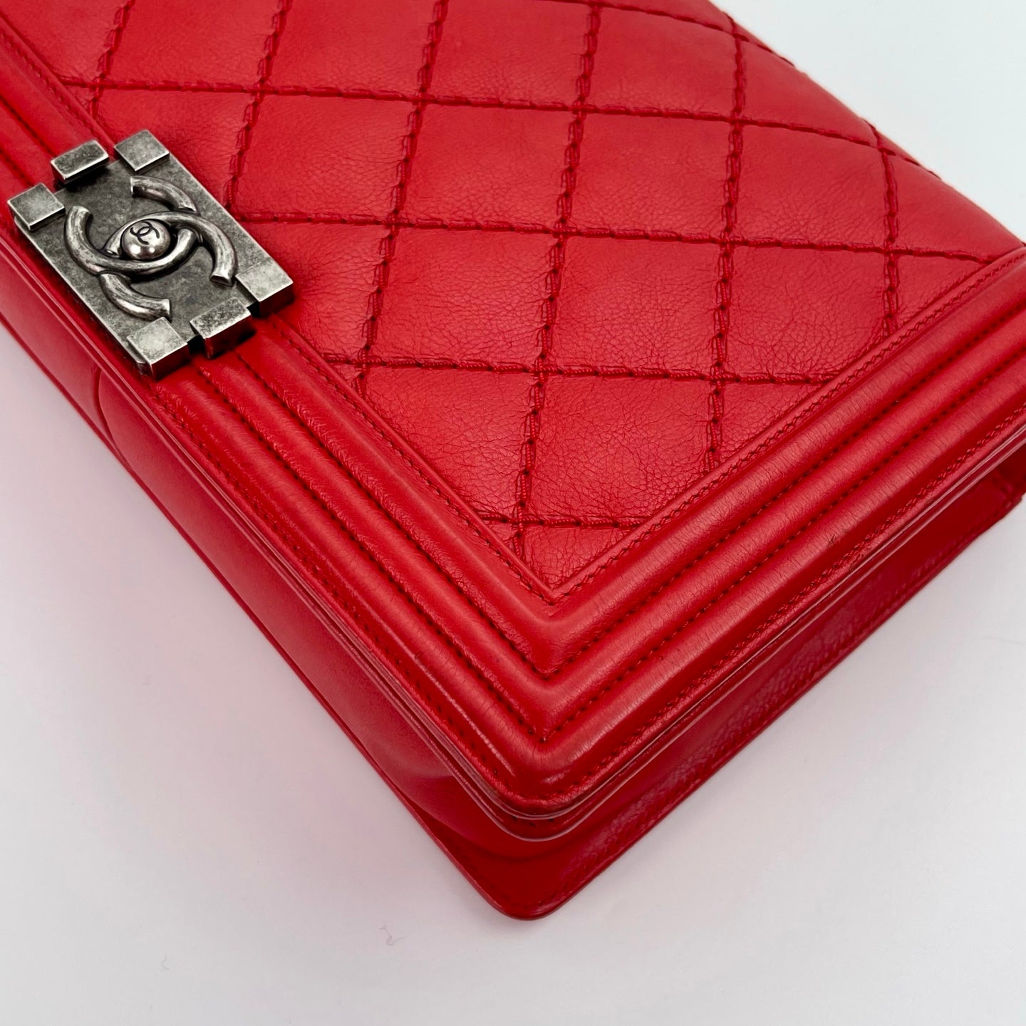 Chanel Le Boy Red Calfskin Flap Shoulder Bag [Used]