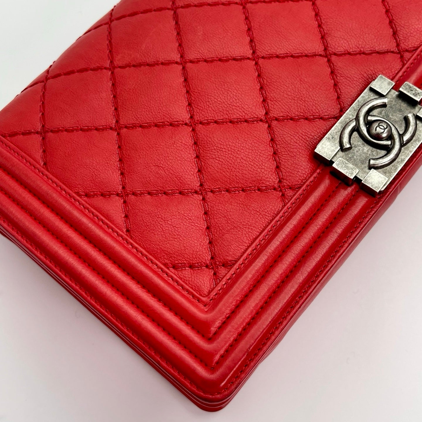 Chanel Le Boy Red Calfskin Flap Shoulder Bag [Used]