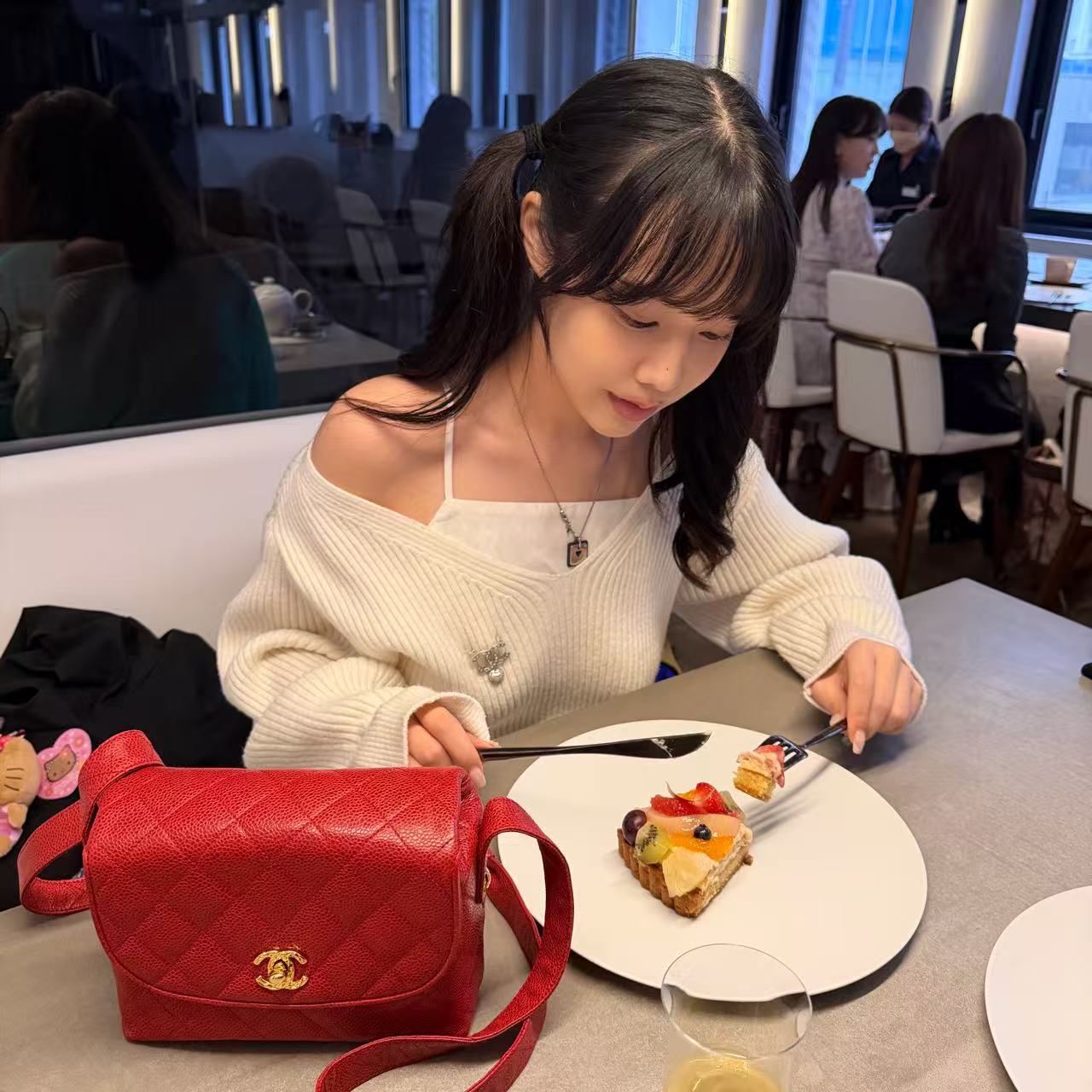 CHANEL Caviar Quilted Shoulder Bag Red [Used]