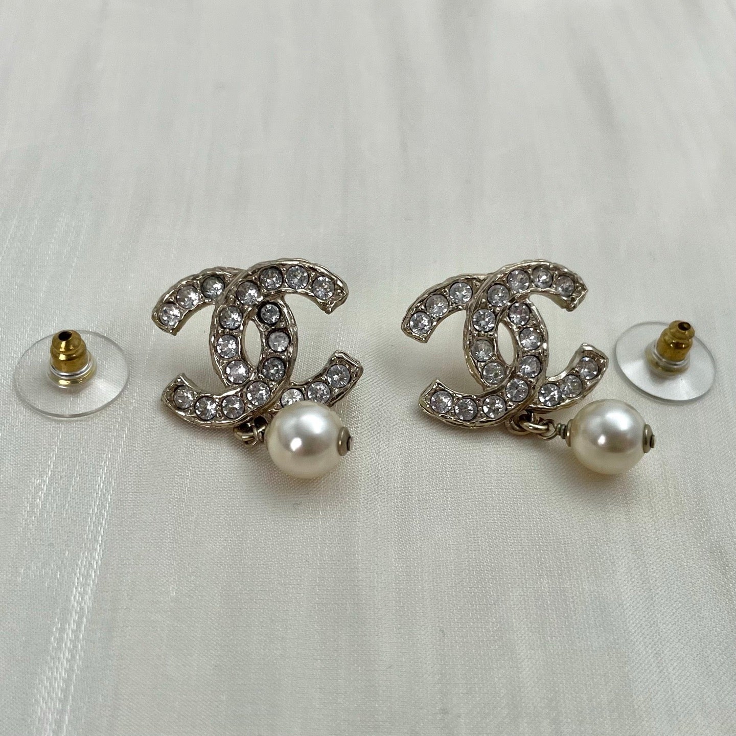 CHANEL 2021 Gold Double CC rhinestone Pearl Drop Earrings [Used]