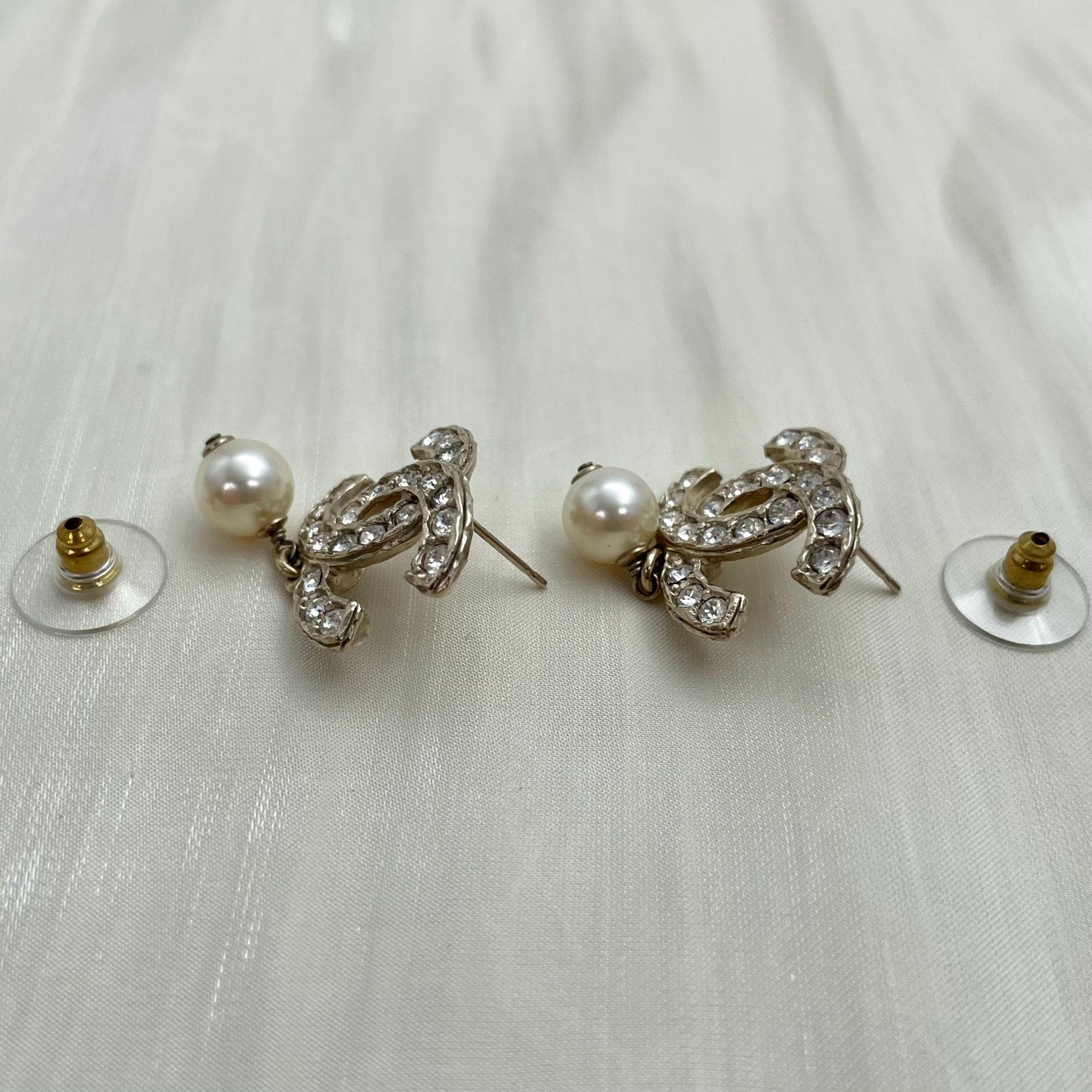 CHANEL 2021 Gold Double CC rhinestone Pearl Drop Earrings [Used]