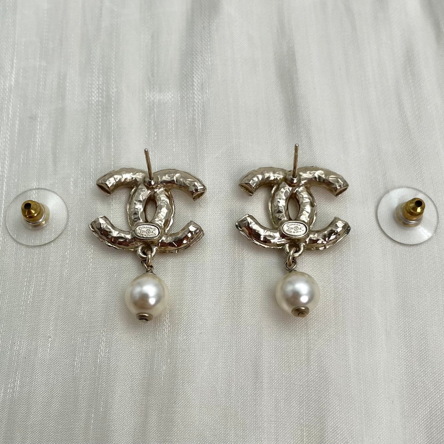 CHANEL 2021 Gold Double CC rhinestone Pearl Drop Earrings [Used]