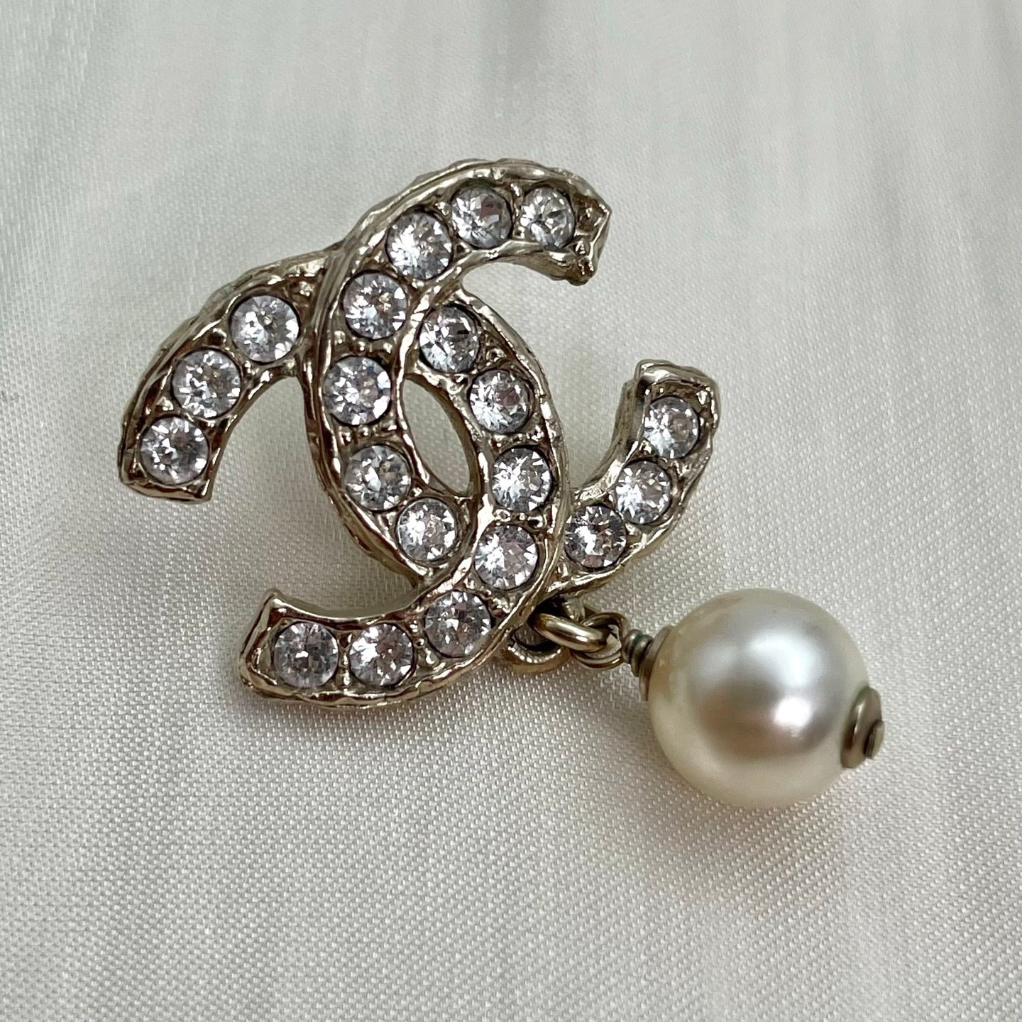 CHANEL 2021 Gold Double CC rhinestone Pearl Drop Earrings [Used]