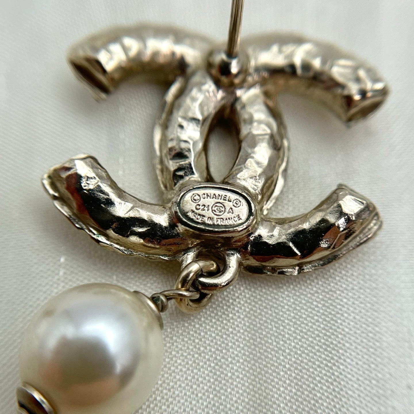 CHANEL 2021 Gold Double CC rhinestone Pearl Drop Earrings [Used]
