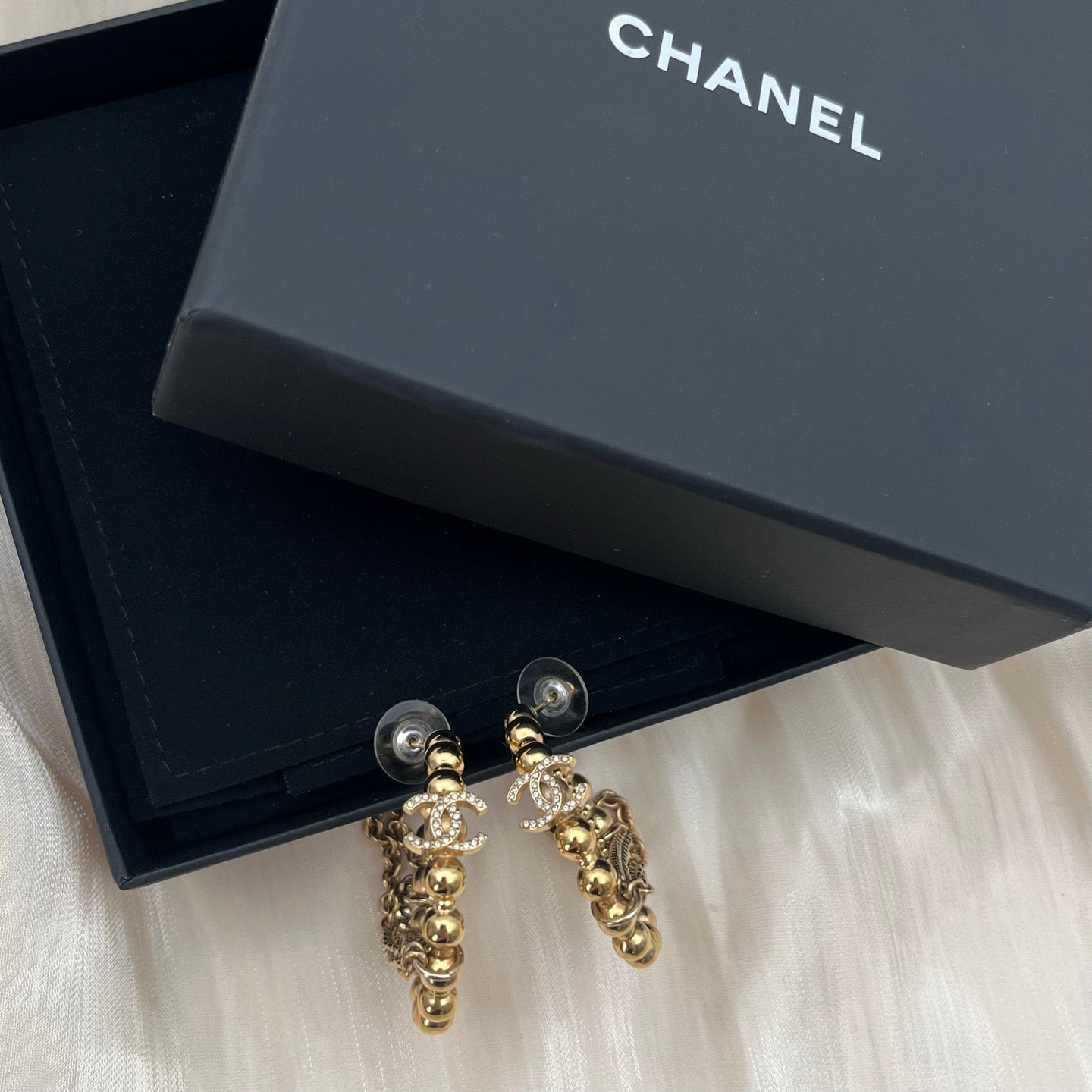 Chanel Gold-Tone Rhinestone CC Chain Drop Earrings C22C 6.6 × 3.8 cm [Used]