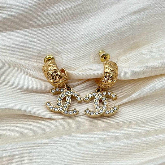 Chanel Gold-Tone Textured Half-Hoop CC Rhinestone Drop Earrings B25C 2.8 × 1.5 cm [Used]