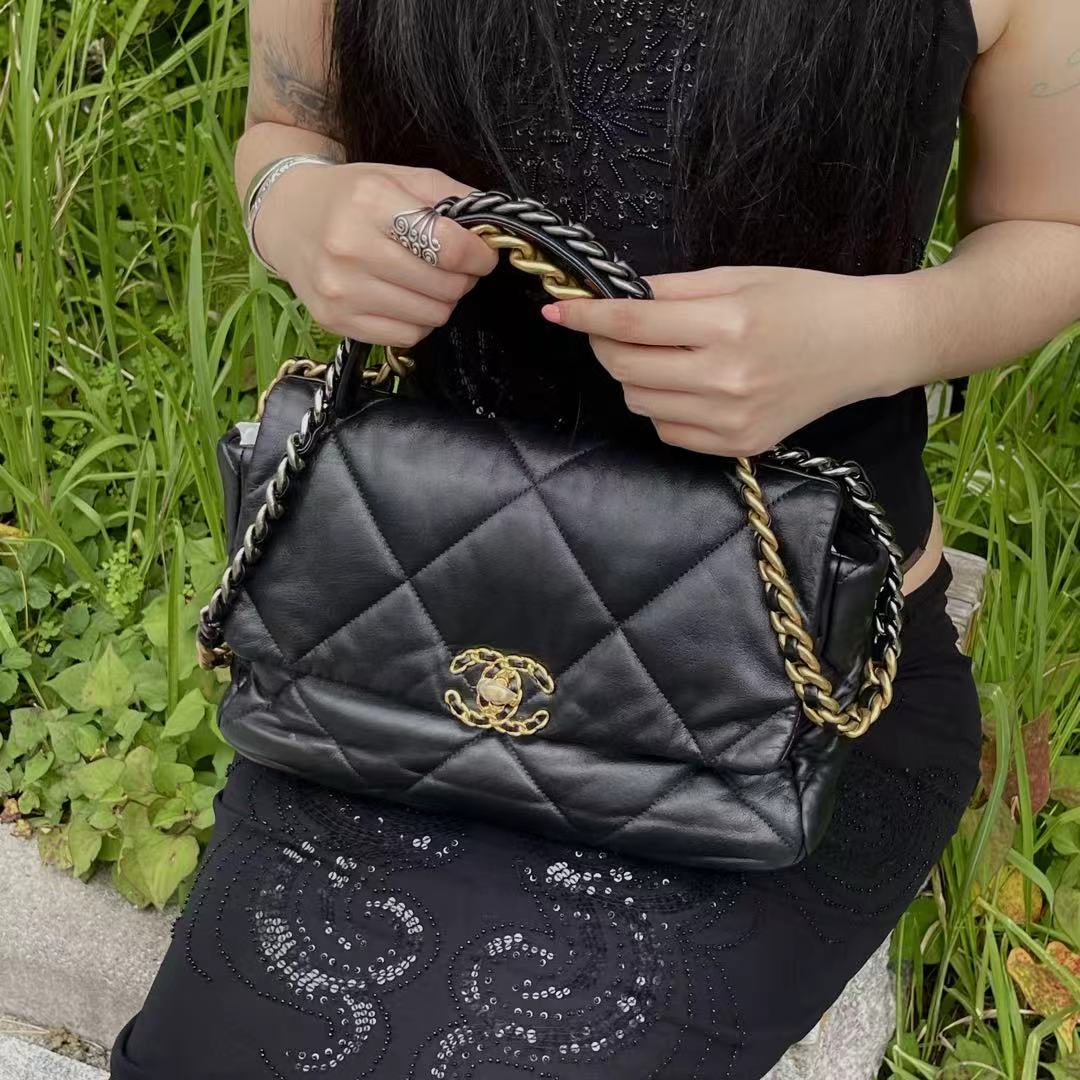 CHANEL Black Lambskin Large Chanel 19 Flap Bag [Used]