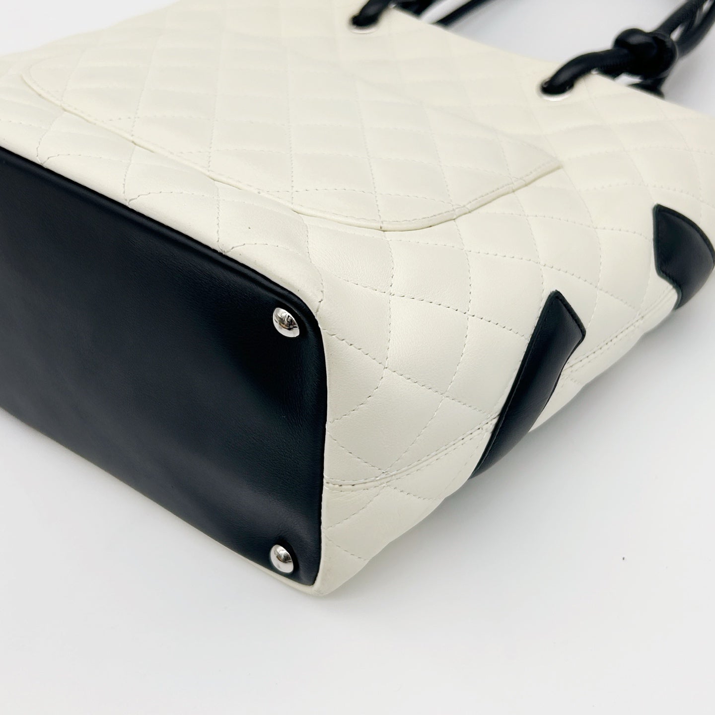 CHANEL Cambon Ligne Small Tote Bag – White / Black [Used]