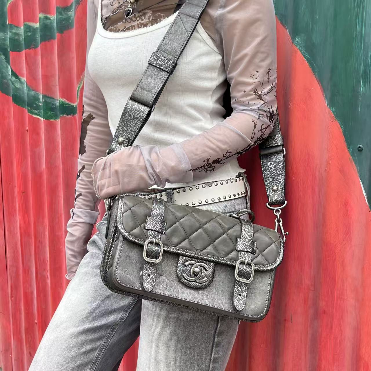 Chanel Calfskin Cambridge Messenger Bag Black Silver Small[used]