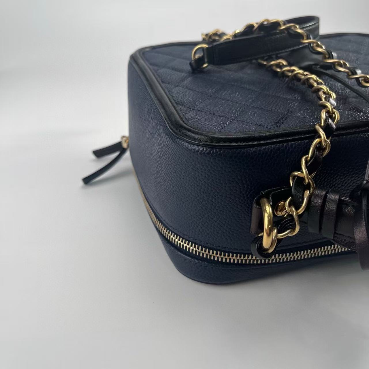 Chanel CC Matelasse Filigree Caviar Skin 2Way Handbag Shoulerbag navy x black [Used]