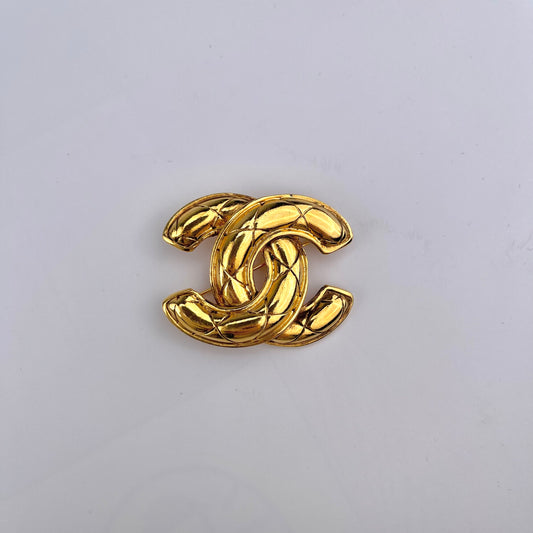 CHANEL CC LOGO Matelasse Vintage Golden Brooch Medium size [Used]