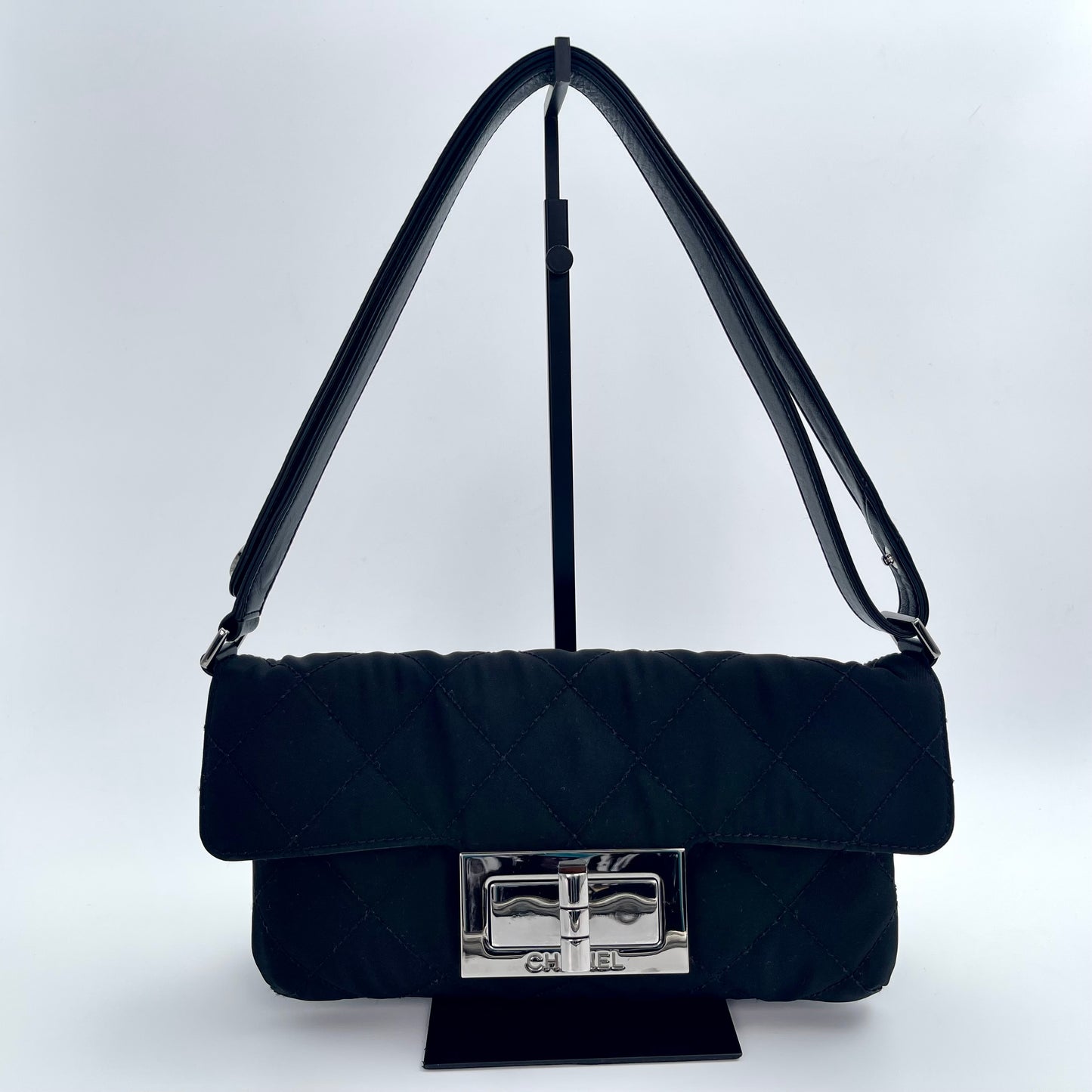 Chanel Black and Silver Canvas Large 2.55 Logo Single Shoulder Underarm Envelope Bag – Black/Silver [Used]