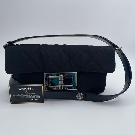 Chanel Black and Silver Canvas Large 2.55 Logo Single Shoulder Underarm Envelope Bag – Black/Silver [Used]