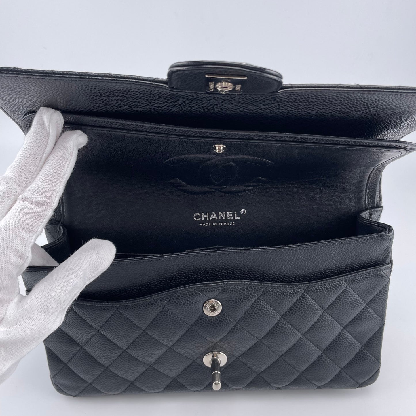 CHANEL Black Calfskin Classic Double Flap 25 Shoulderbag [Used]