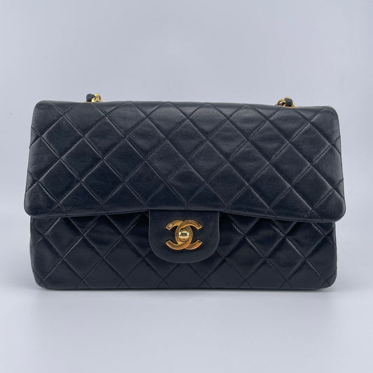 CHANEL Black Lambskin Classic Double Flap 25 Shoulderbag [Used]