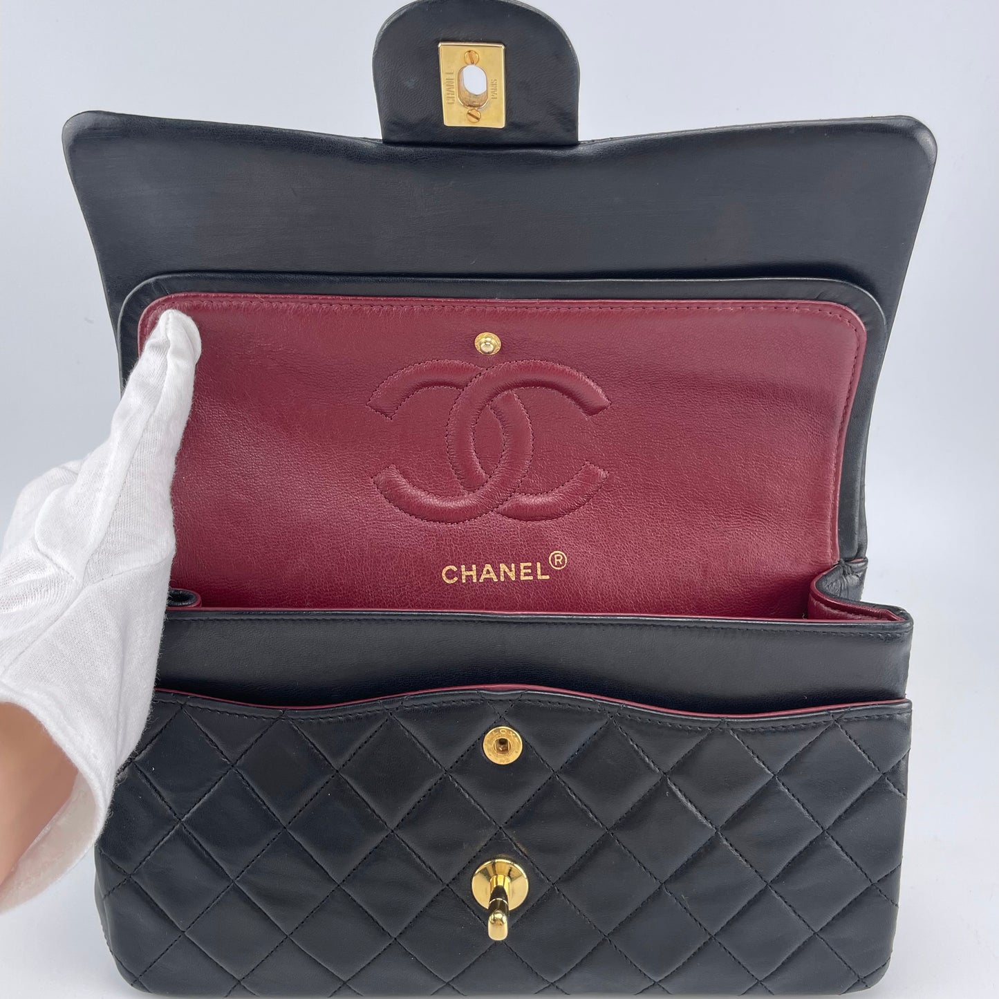 CHANEL Black Lambskin Classic Double Flap 25 Shoulderbag [Used]