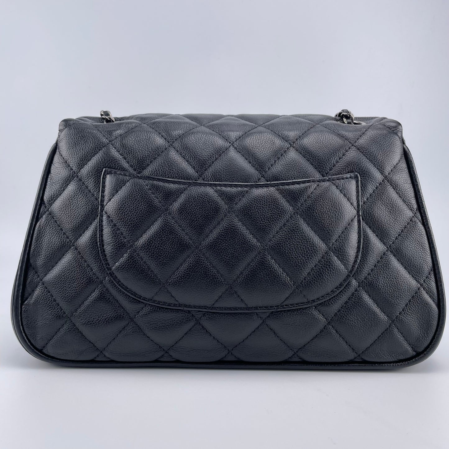 CHANEL Black Quilted Calfskin Flap Shoulder bag [Used]