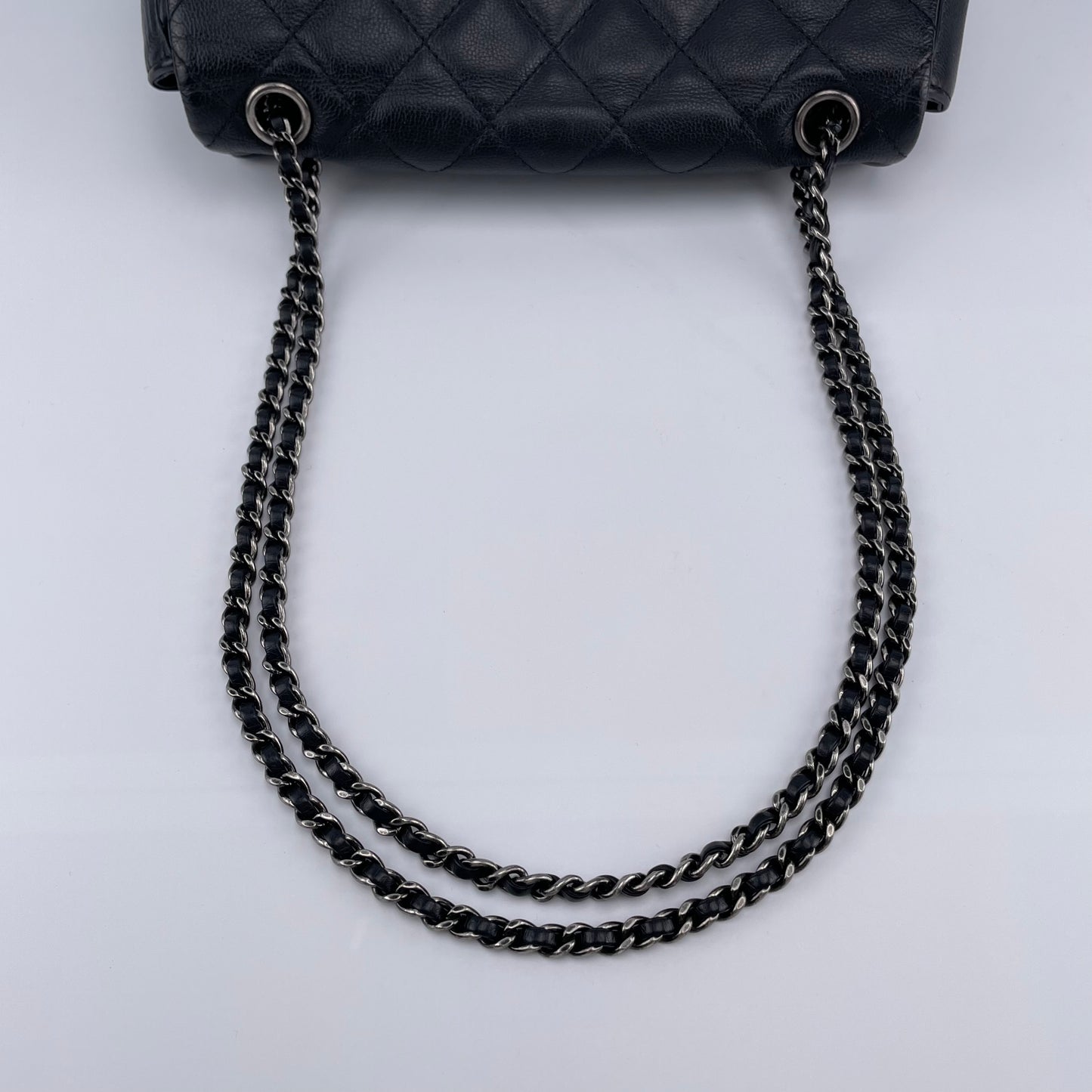 CHANEL Black Quilted Calfskin Flap Shoulder bag [Used]