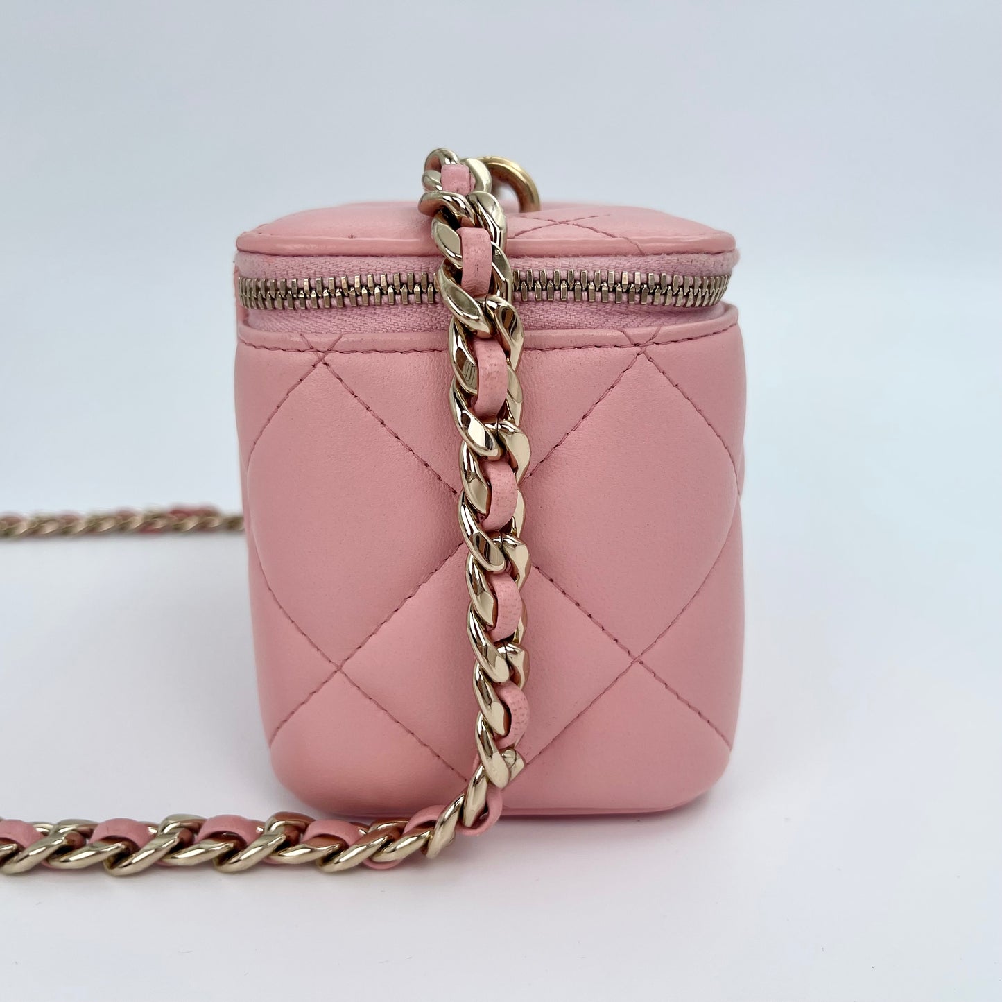Chanel Quilted Lambskin Vanity Case with Resin & Elegant Chain [Used]