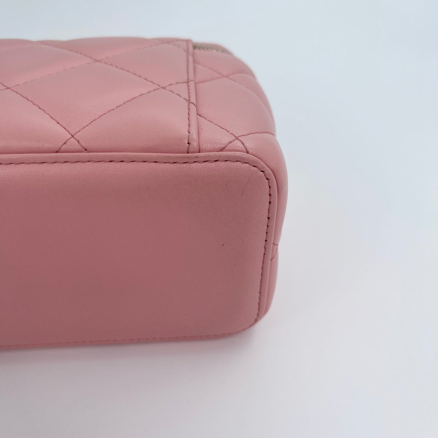 Chanel Quilted Lambskin Vanity Case with Resin & Elegant Chain [Used]