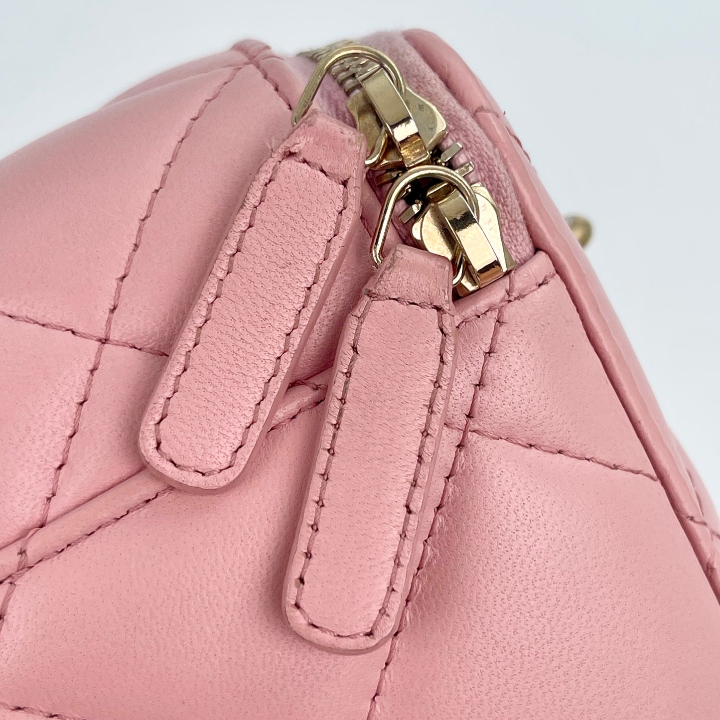 Chanel Quilted Lambskin Vanity Case with Resin & Elegant Chain [Used]