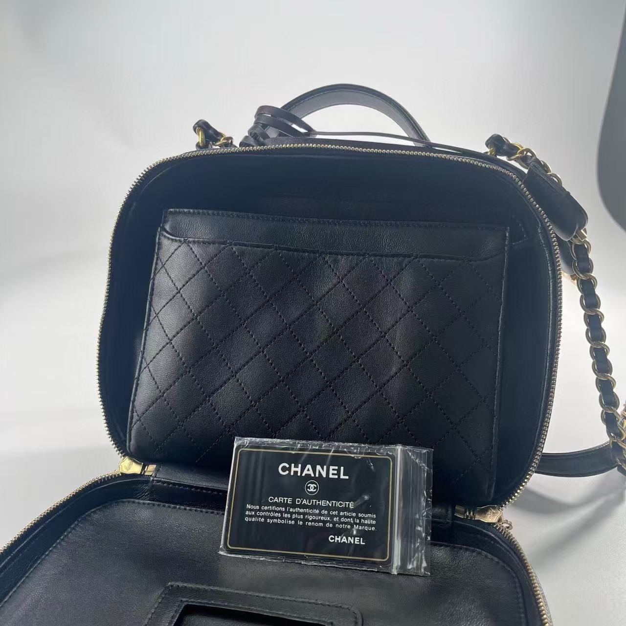 Chanel CC Matelasse Filigree Caviar Skin 2Way Handbag Shoulerbag navy x black [Used]