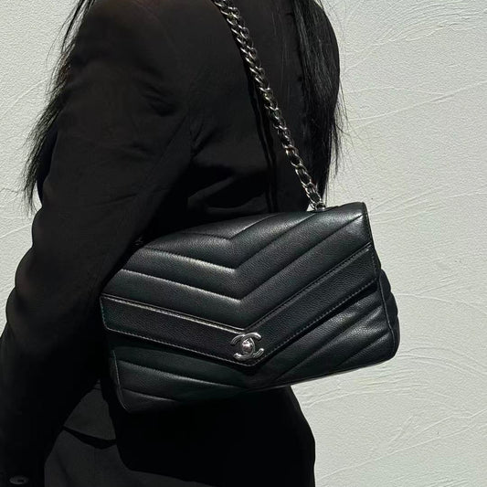 Chanel Caviar Leather Chevron Flap Chain Bag Black/Silver [Used]