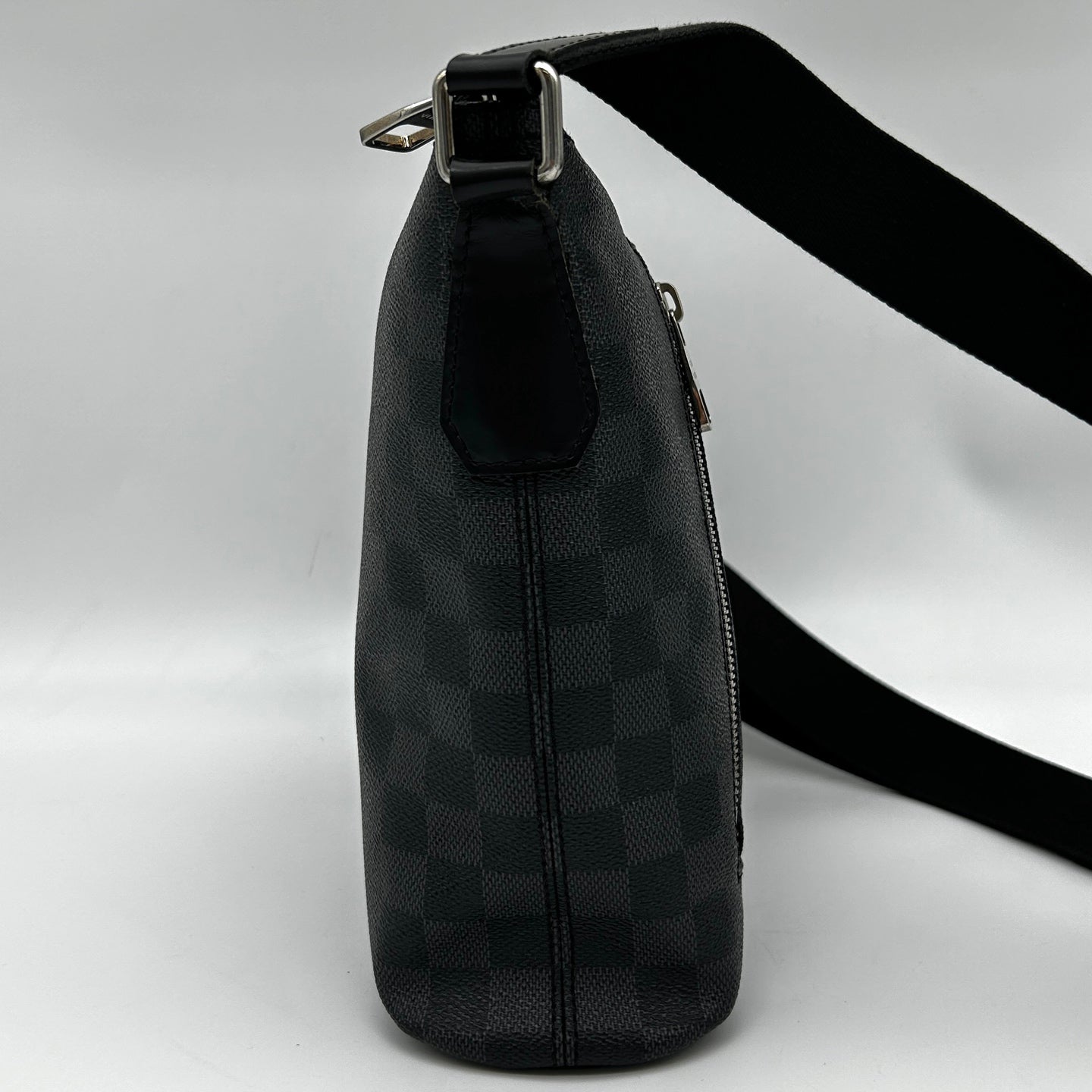 LOUIS VUITTON Damier Graphite Messenger Bag[Used]
