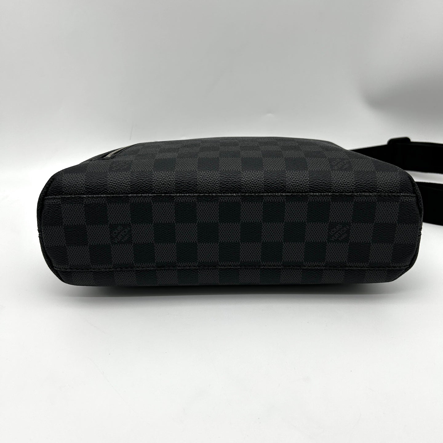 LOUIS VUITTON Damier Graphite Messenger Bag[Used]