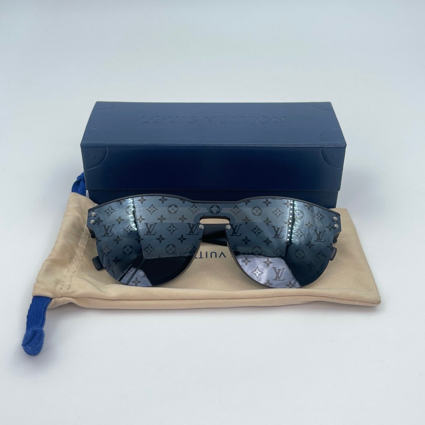 Louis Vuitton Monogram Sunglasses [Used]