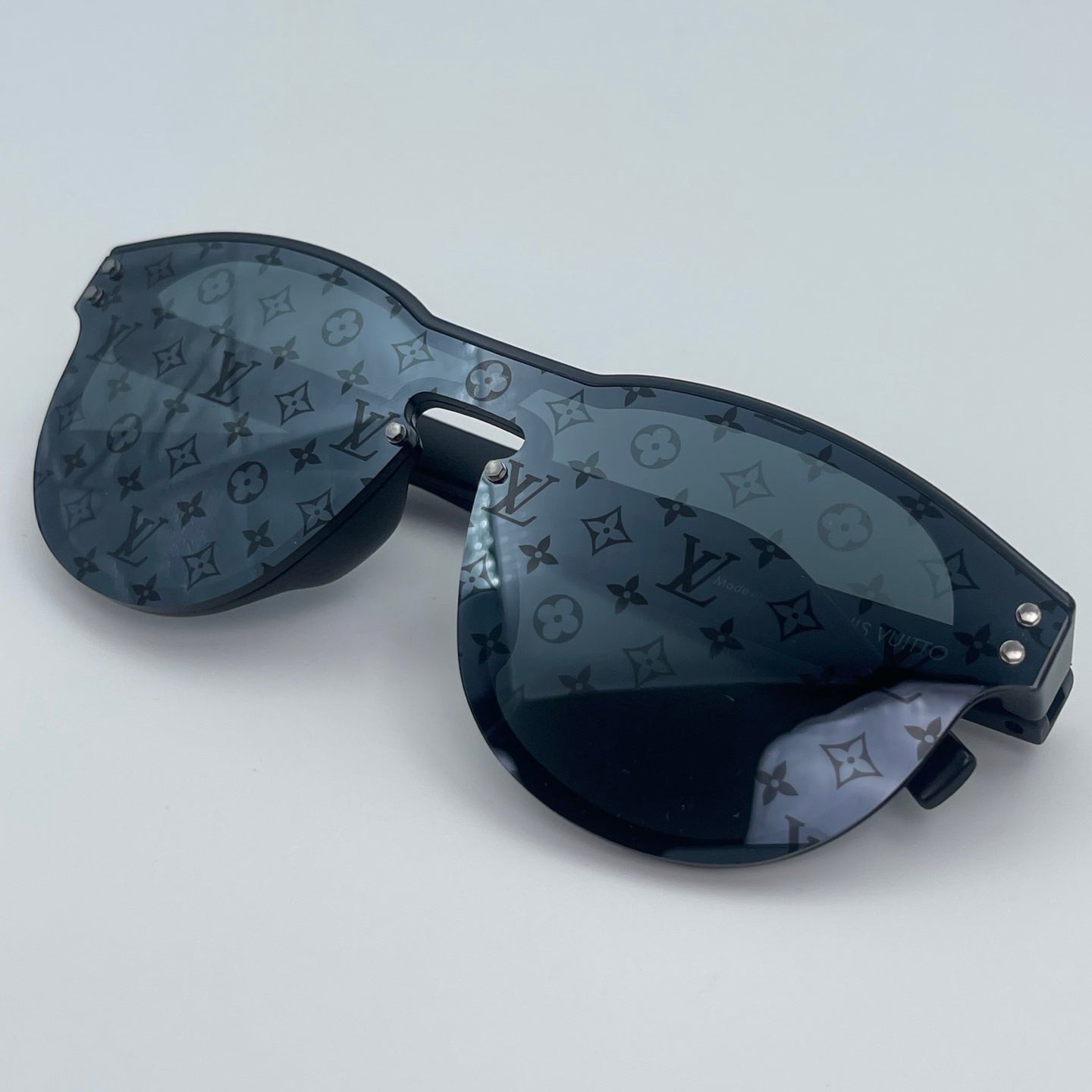 Louis Vuitton Monogram Sunglasses [Used]