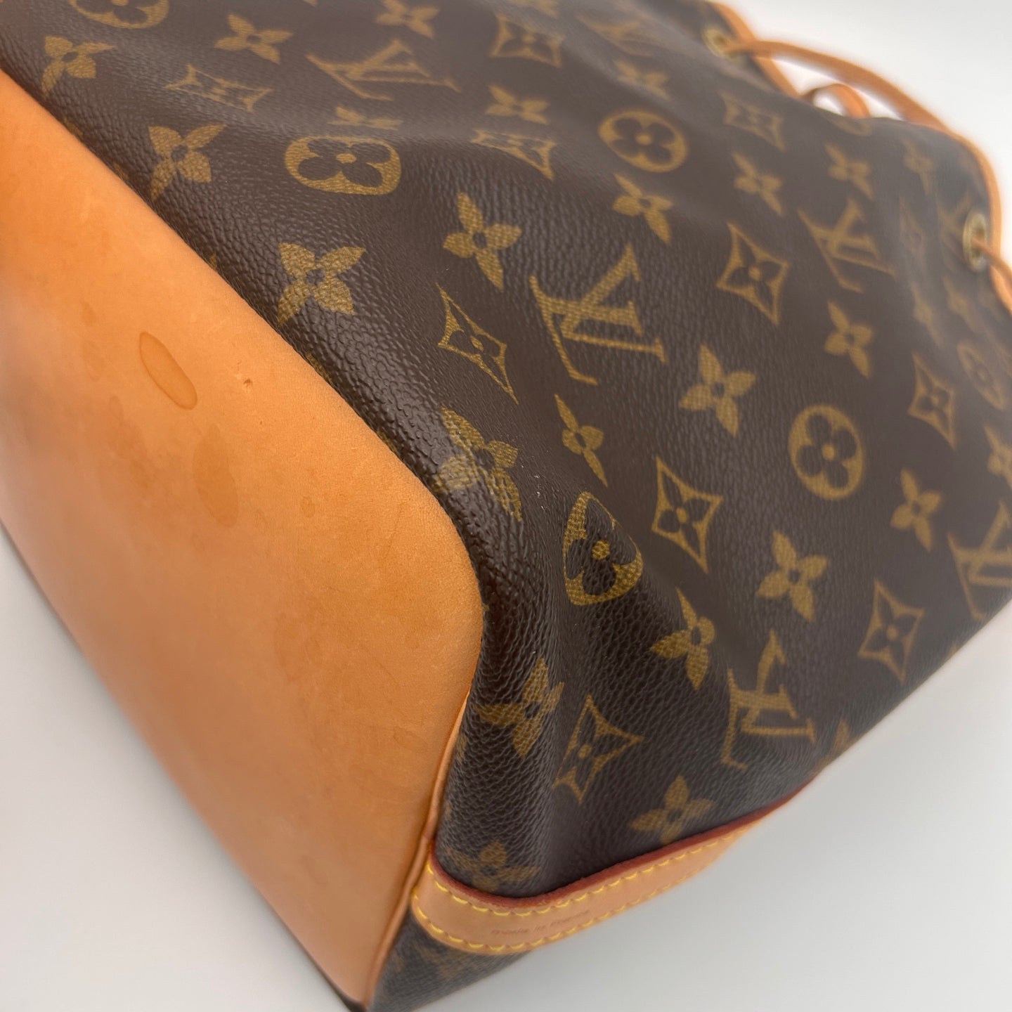 Louis Vuitton Monogram Noé MM Drawstring Bucket Bag [Used]