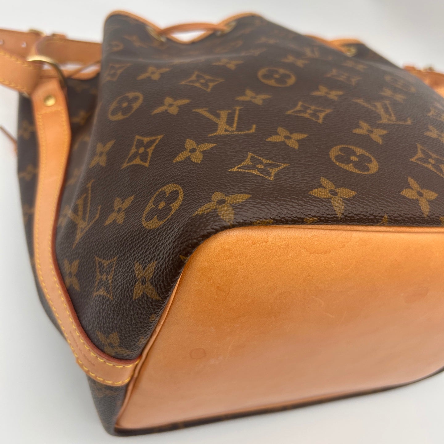 Louis Vuitton Monogram Noé MM Drawstring Bucket Bag [Used]