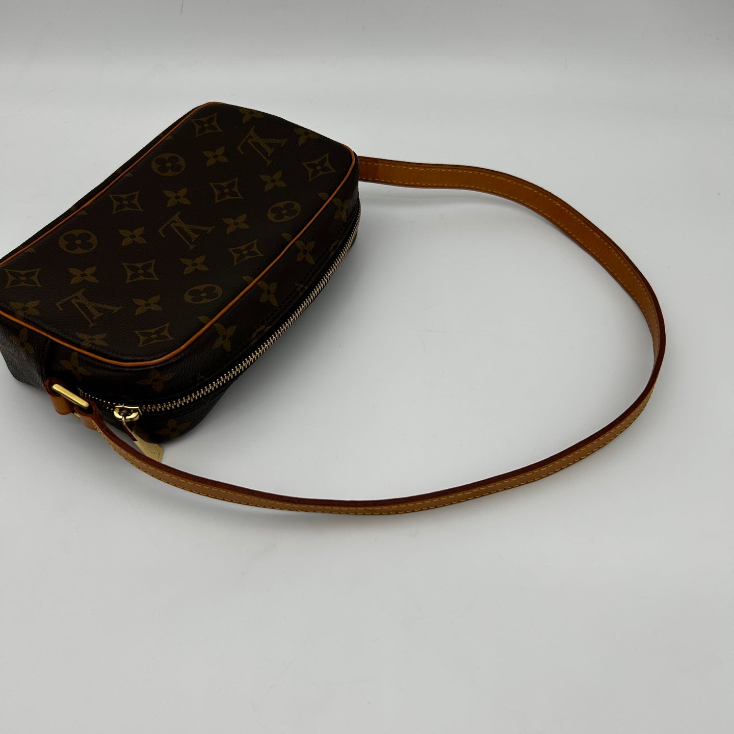 Louis Vuitton Pochette Cité Monogram Canvas Shoulder Bag [Used]