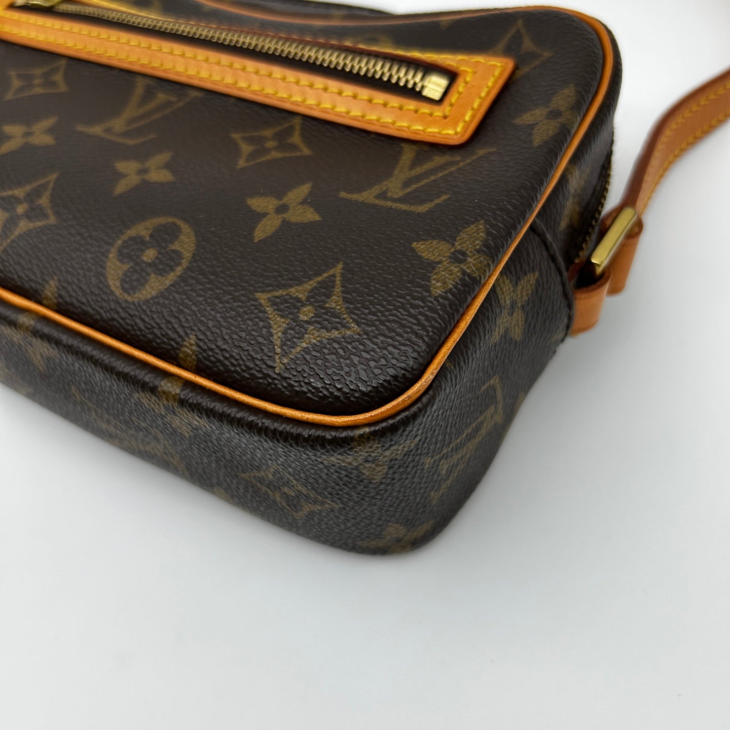 Louis Vuitton Pochette Cité Monogram Canvas Shoulder Bag [Used]