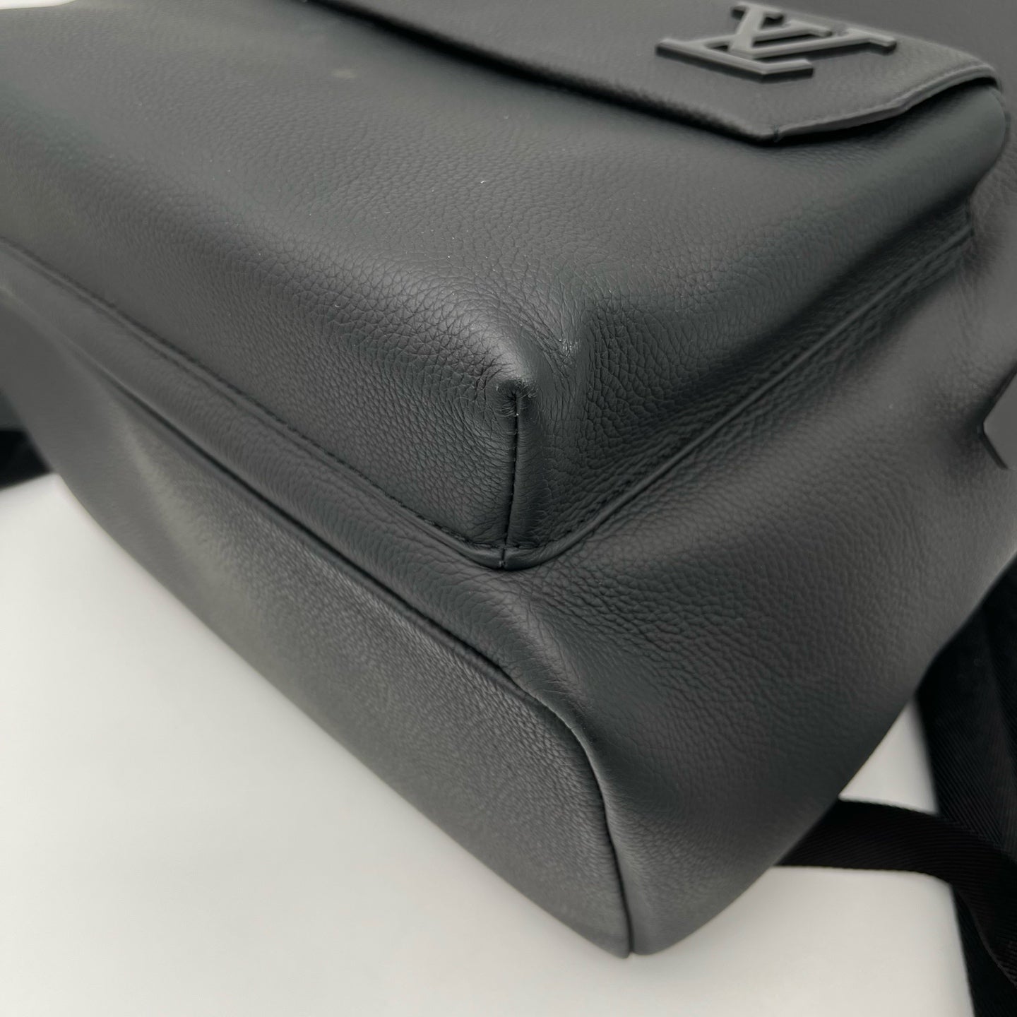 Louis Vuitton Takeoff Black Aerogram Backpack [Used]