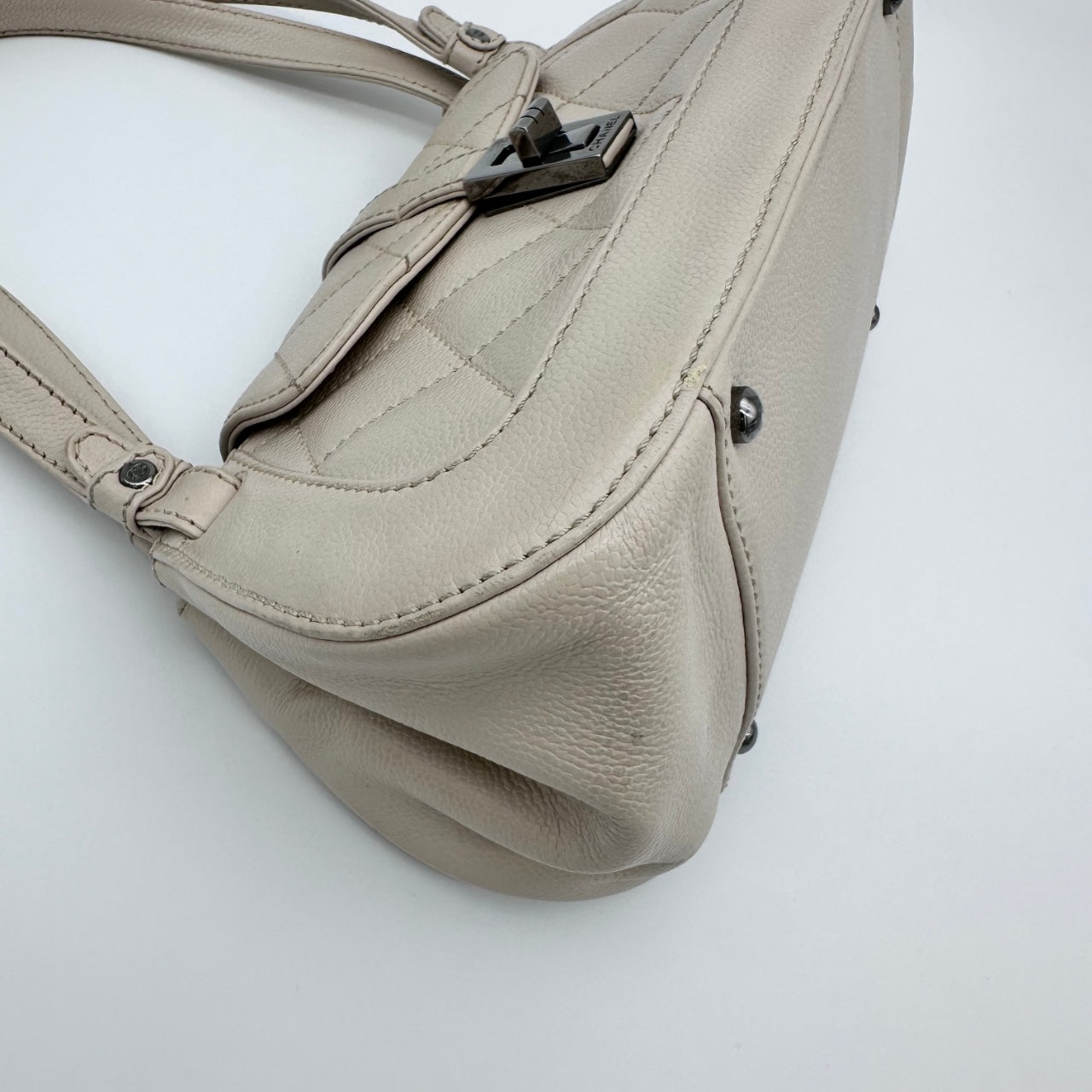 Chanel Caviar Leather 2.55 Hobo Bag White with Silver Hardware [Used]