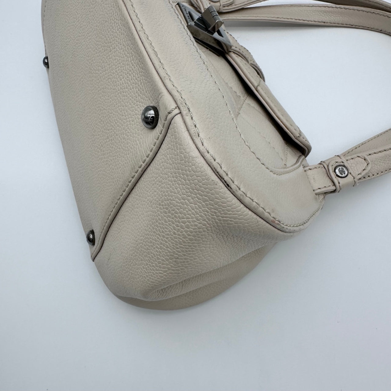 Chanel Caviar Leather 2.55 Hobo Bag White with Silver Hardware [Used]