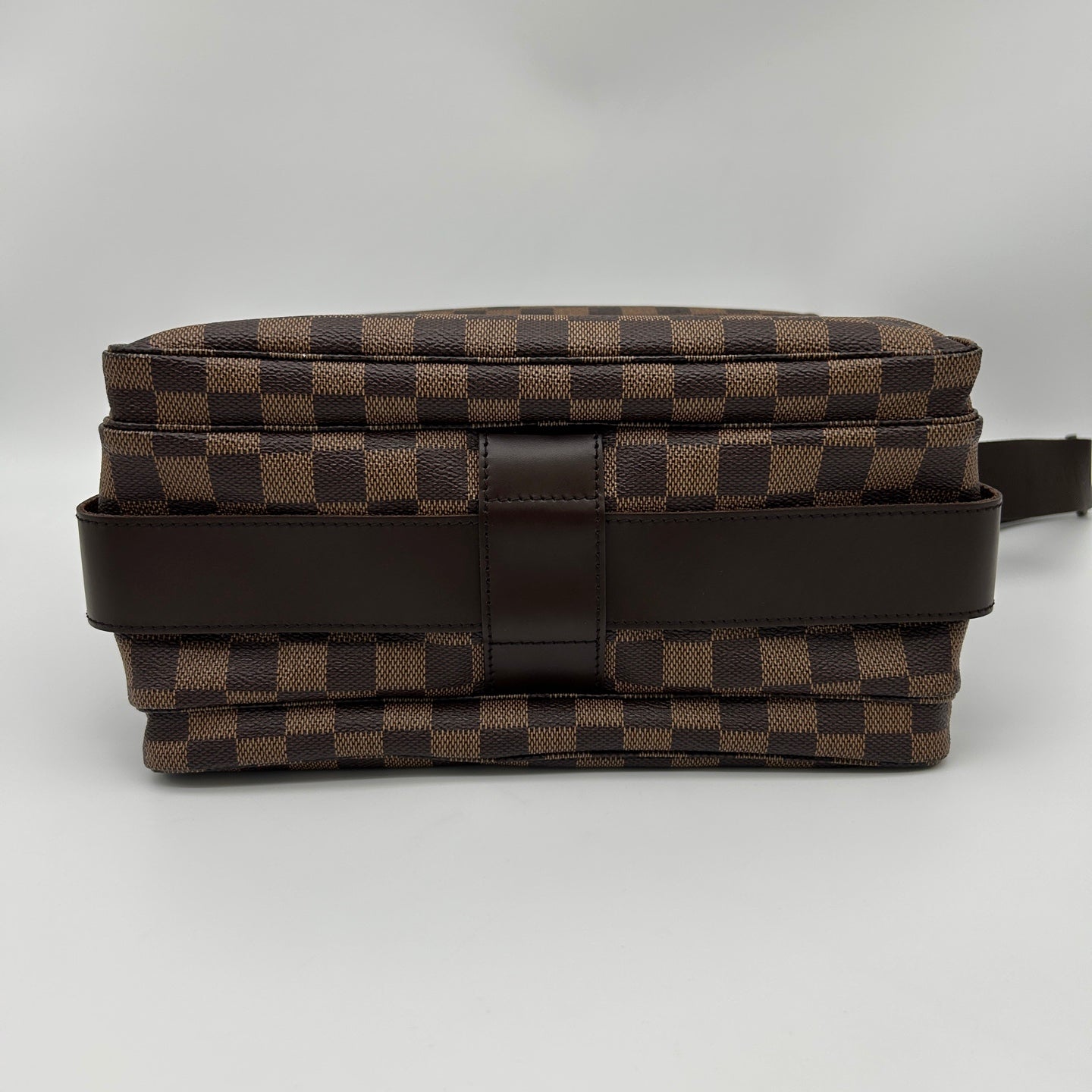 Louis Vuitton Damier Ebene Naviglio Messenger Bag [Used]