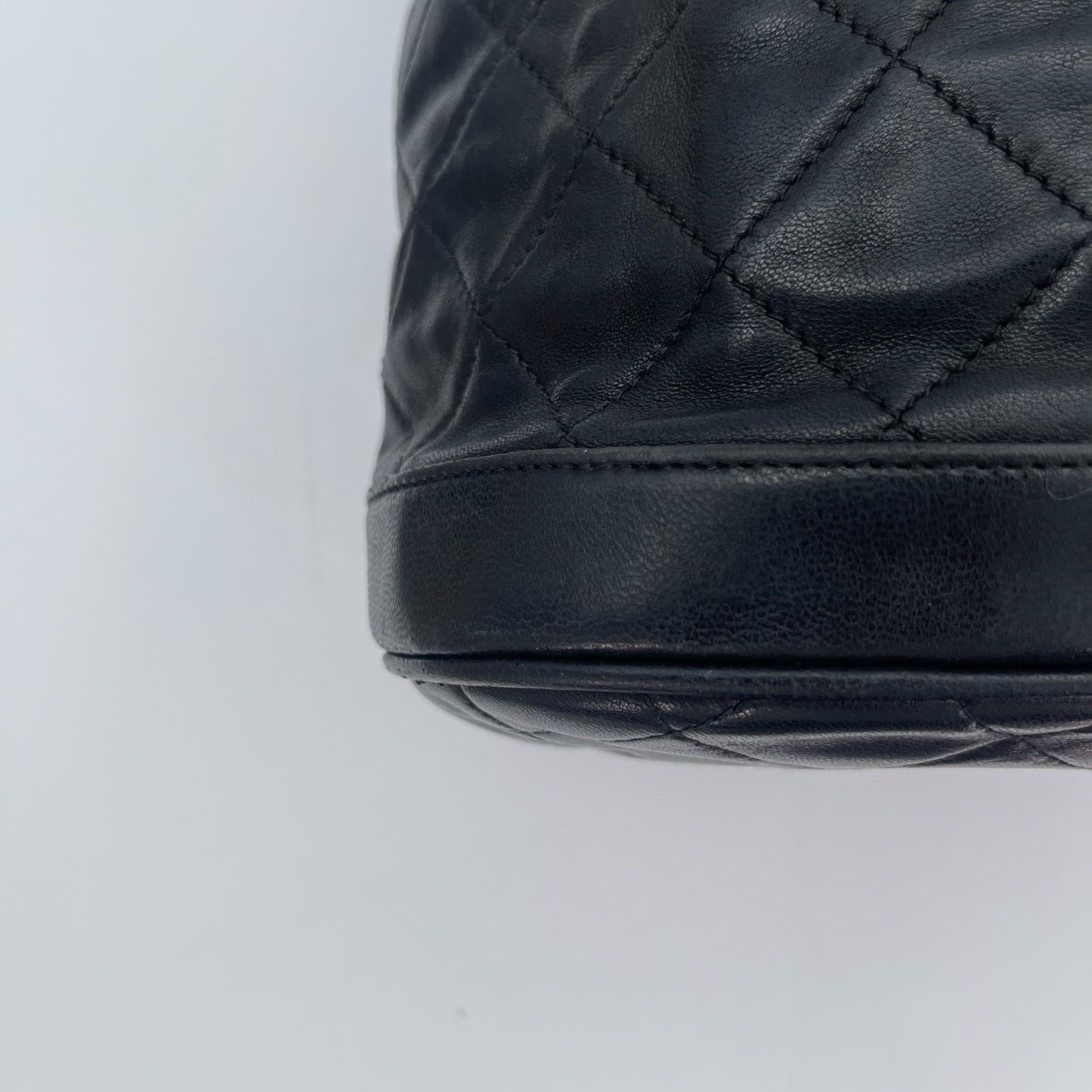 Chanel Black Lambskin Tassel Chain Shoulder Bag [Used]