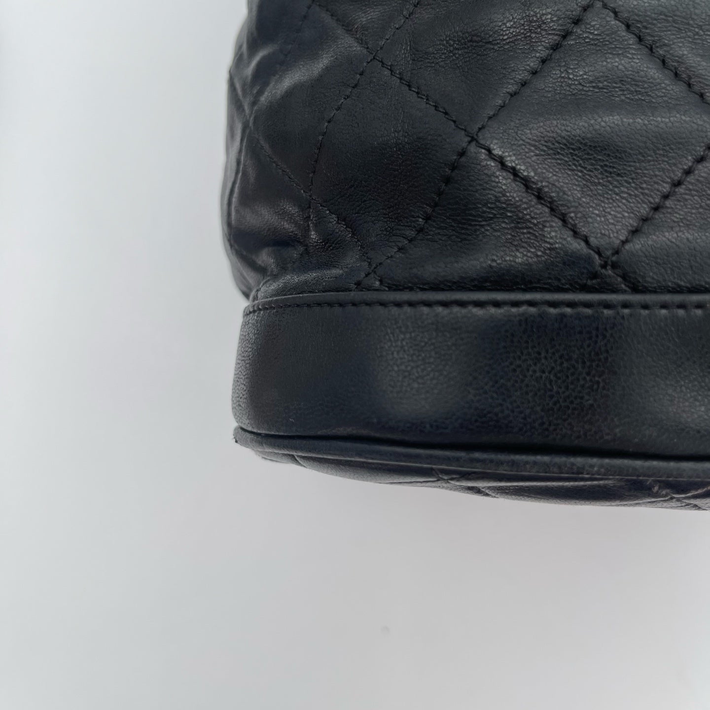 Chanel Black Lambskin Tassel Chain Shoulder Bag [Used]