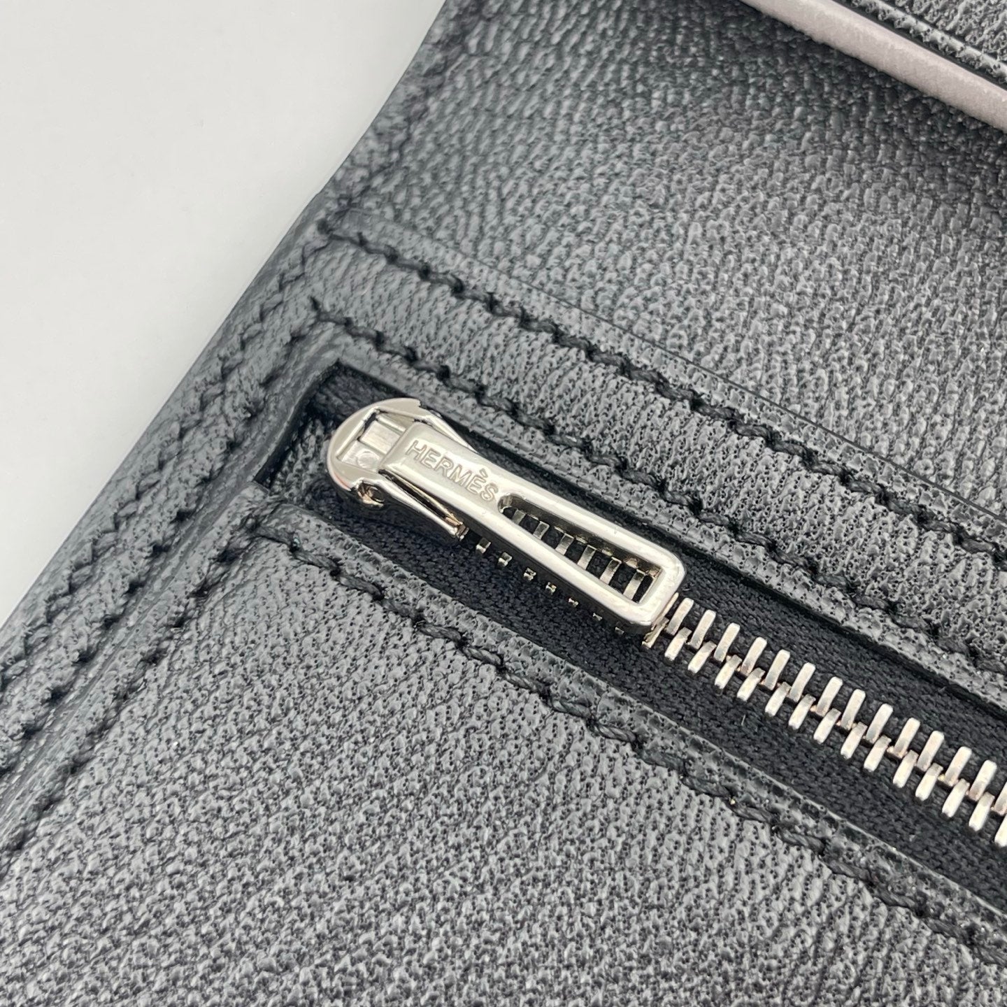 Hermès Bearn Wallet Noir Alligator Palladium Hardware [Brand New]