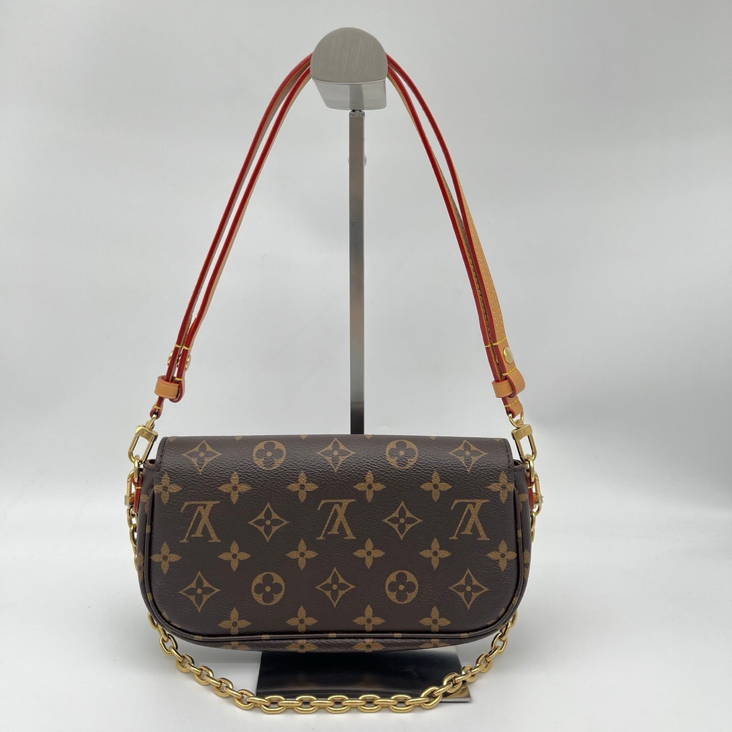Louis Vuitton Ivy WOC Monogram Canvas Chain Wallet [Used]