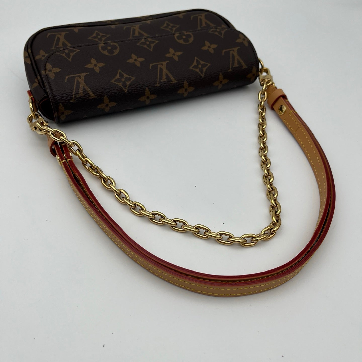 Louis Vuitton Ivy WOC Monogram Canvas Chain Wallet [Used]