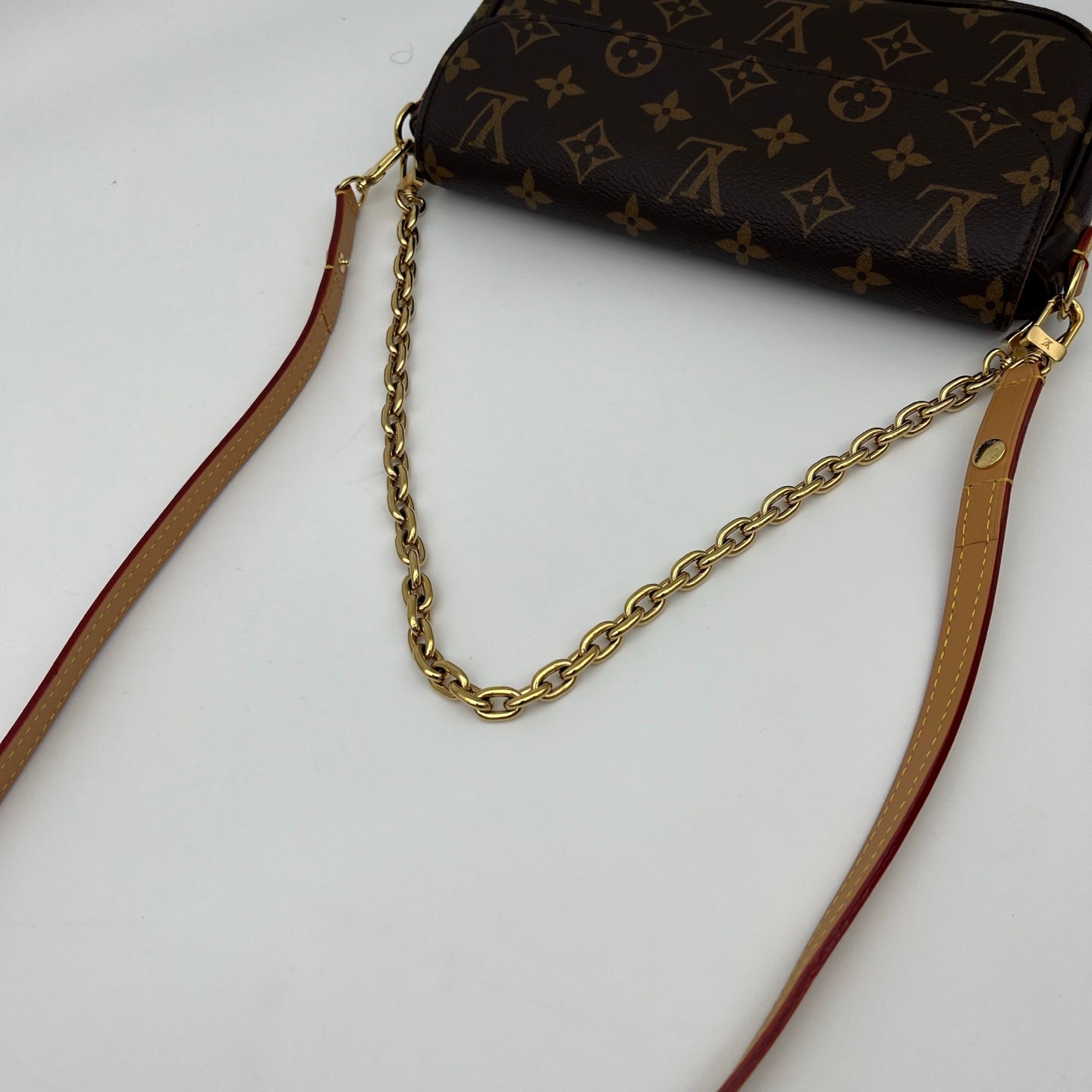 Louis Vuitton Ivy WOC Monogram Canvas Chain Wallet [Used]