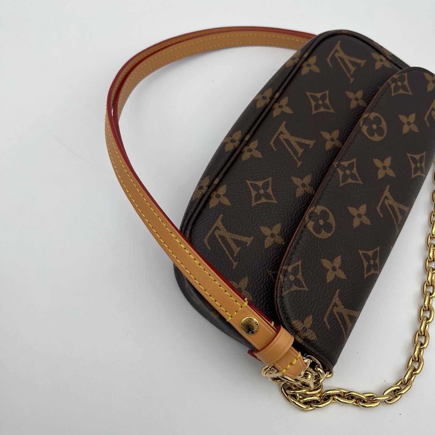 Louis Vuitton Ivy WOC Monogram Canvas Chain Wallet [Used]