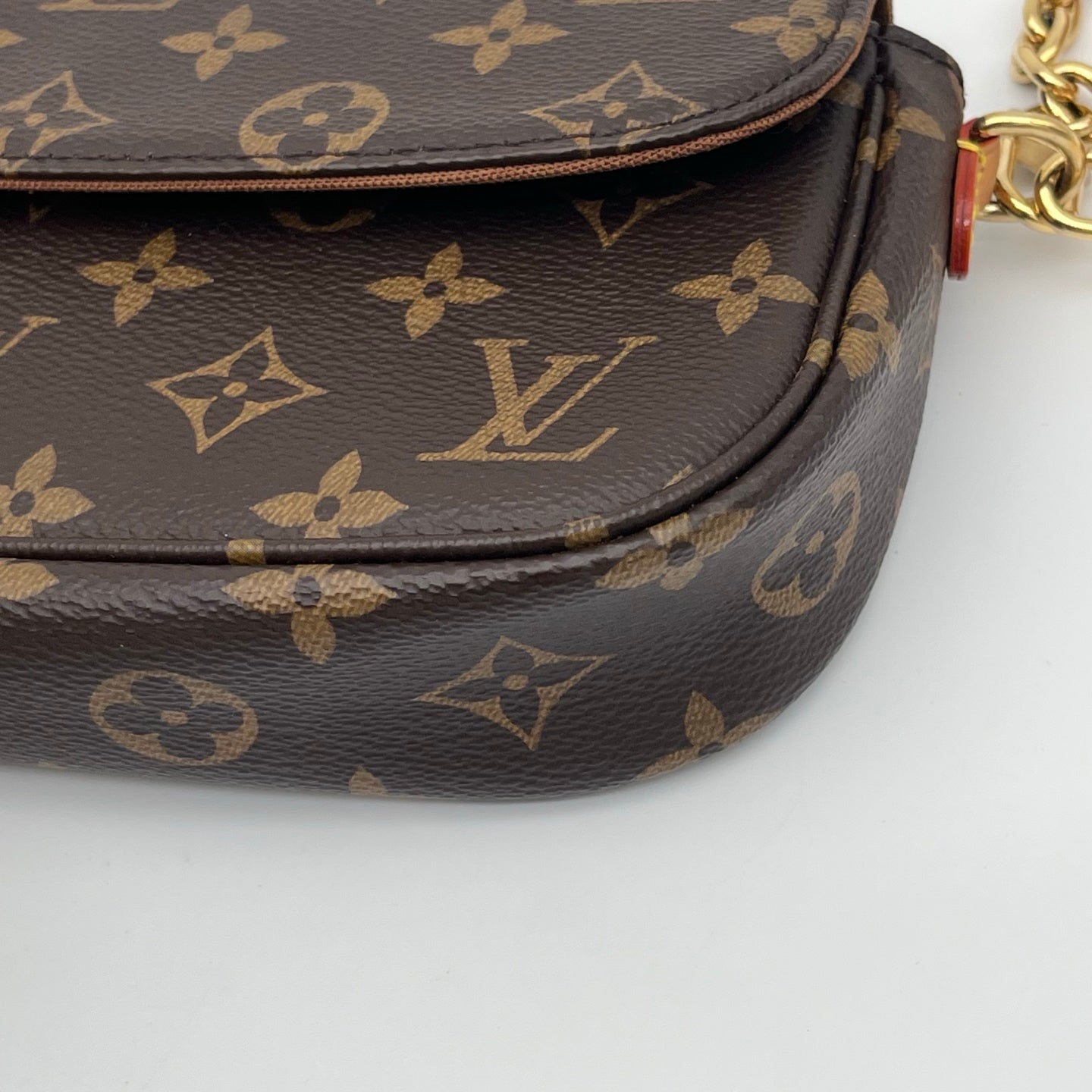 Louis Vuitton Ivy WOC Monogram Canvas Chain Wallet [Used]